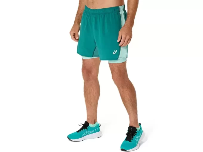 ASICS SILBERNE 2N1 5IN KURZE ASICS SILBERNE 2N1 5IN KURZE