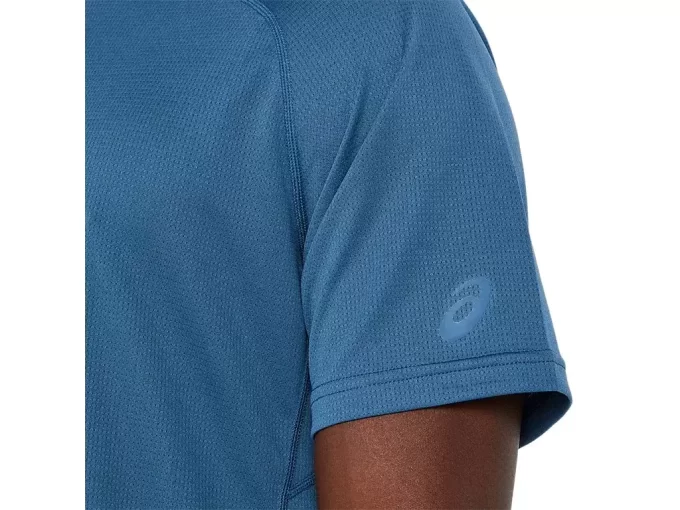 BELÜFTETES STRICK-OBERTEIL MIT KURZEN ÄRMELN