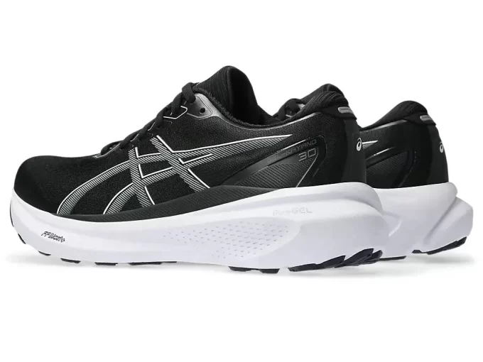 GEL-KAYANO 30 SCHMALE STRASSE GETESTET