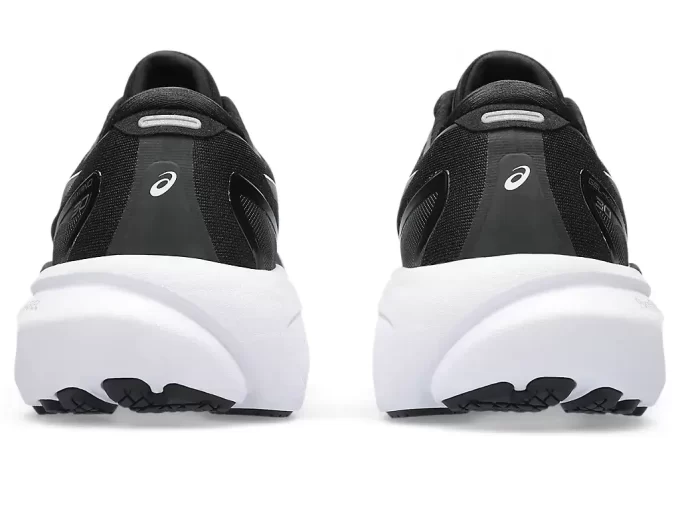 GEL-KAYANO 30 SCHMALE STRASSE GETESTET