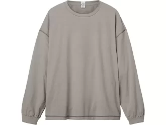 LANGÄRMELIGER RUNDHALSAUSSCHNITT