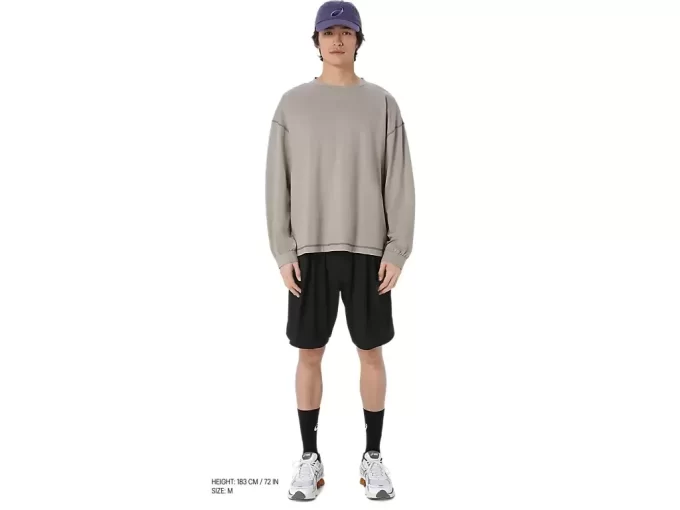 LANGÄRMELIGER RUNDHALSAUSSCHNITT