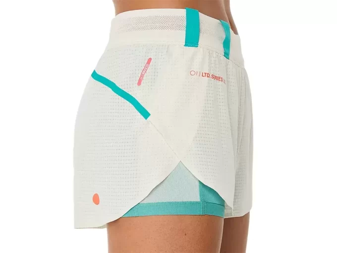 METARUN SPLIT SHORT IN LIMITIERTER SERIEN