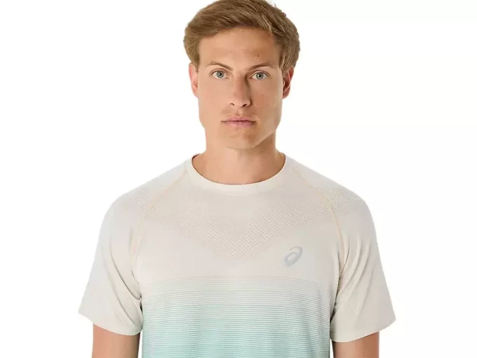 NAHTLOSES KURZARM-OBERTEIL FÜR HERREN