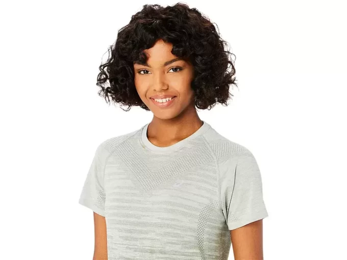NAHTLOSES KURZARM-TOP FÜR DAMEN NAHTLOSES KURZARM-TOP FÜR DAMEN