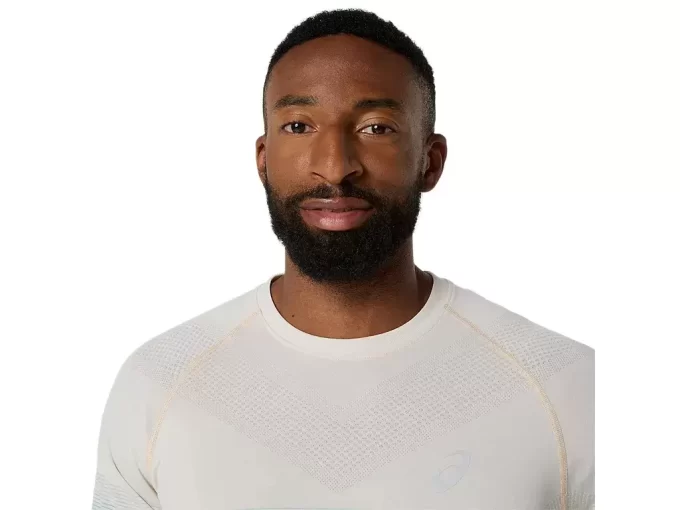 NAHTLOSES LANGARM-TOP FÜR HERREN