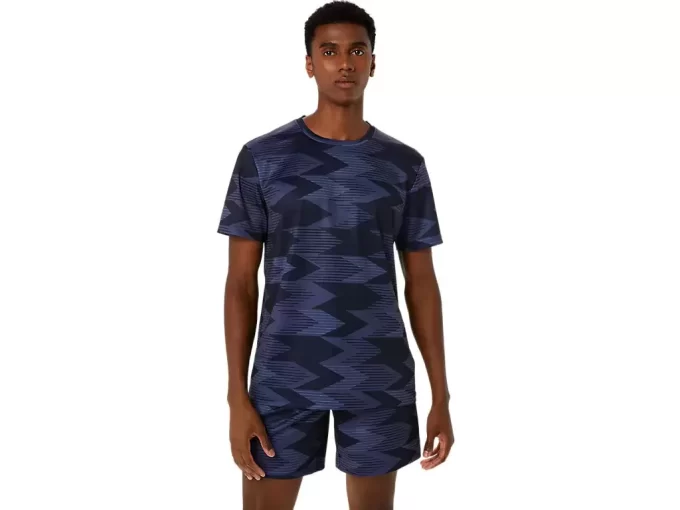 SAISONALES KURZARM-TOP MIT ALLOVER-PRINT SAISONALES KURZARM-TOP MIT ALLOVER-PRINT