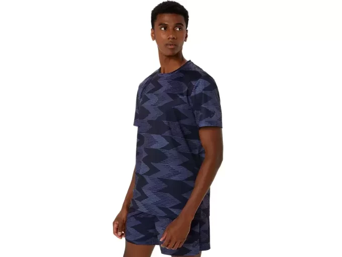 SAISONALES KURZARM-TOP MIT ALLOVER-PRINT SAISONALES KURZARM-TOP MIT ALLOVER-PRINT